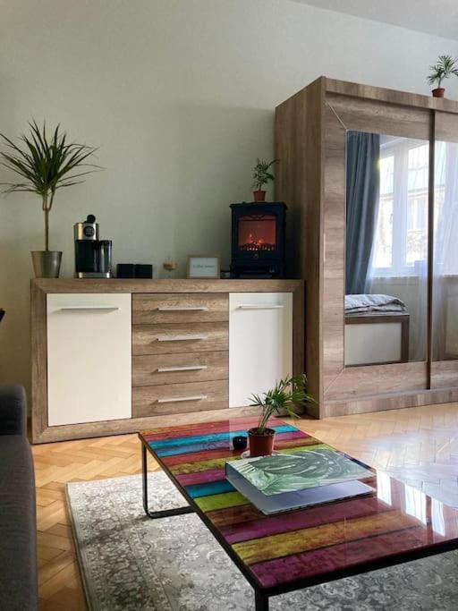 Sunny Flat In Center Of Prague Apartment Bagian luar foto